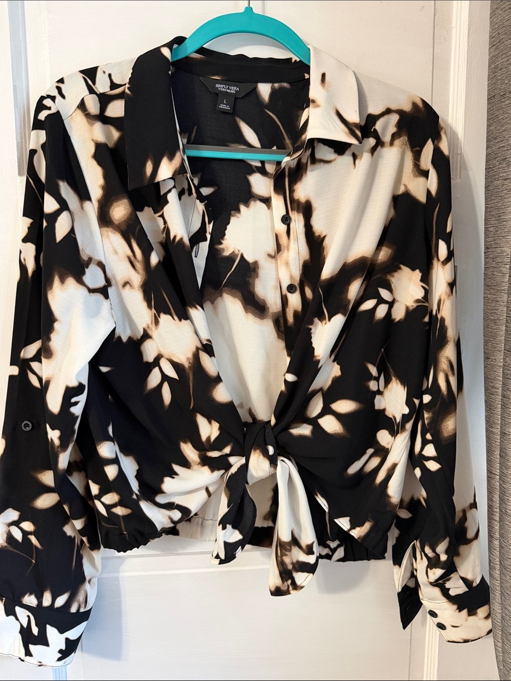 Simply Vera Vera Wang Black & Cream Tie-Front Button Shirt